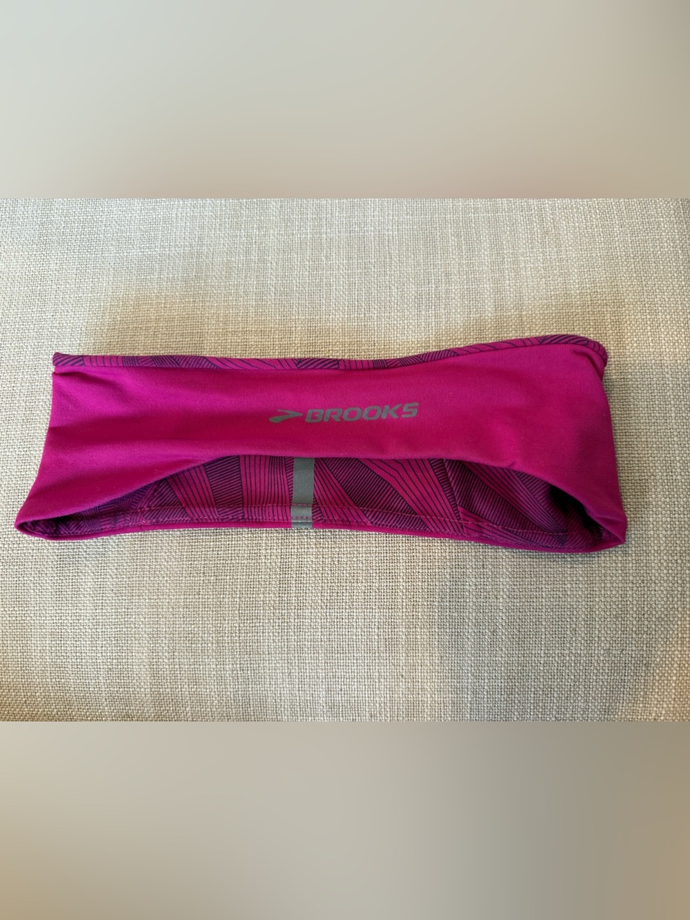 Brooks Magenta Stretch Reflective Running Headband Reversible ear warmer